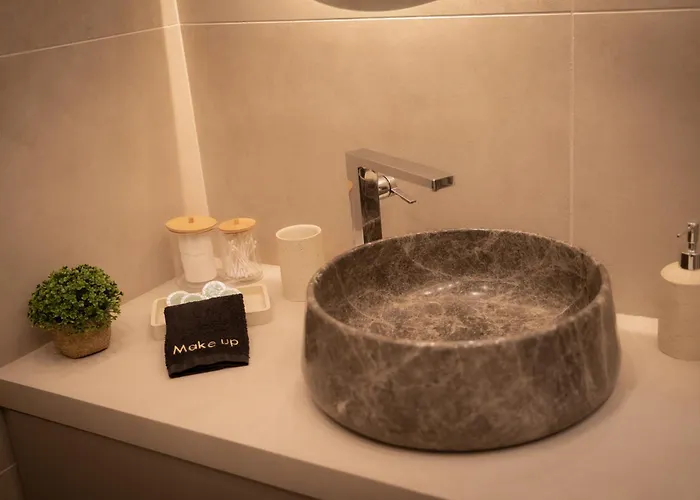 Abi's Shelter Apartment